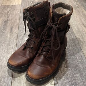 UGG women’s Kesey waterproof Leather Boots